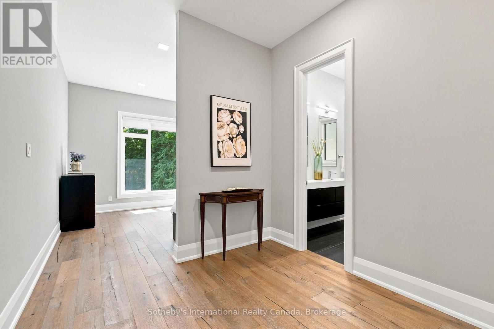 1 GAYWOOD GARDENS