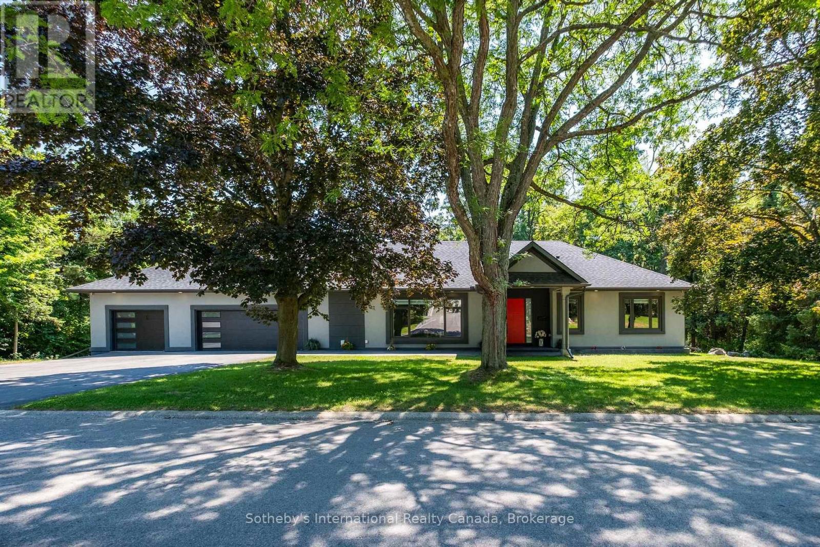 1 GAYWOOD GARDENS