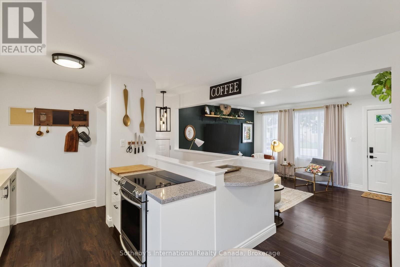 94 NINTH AVENUE