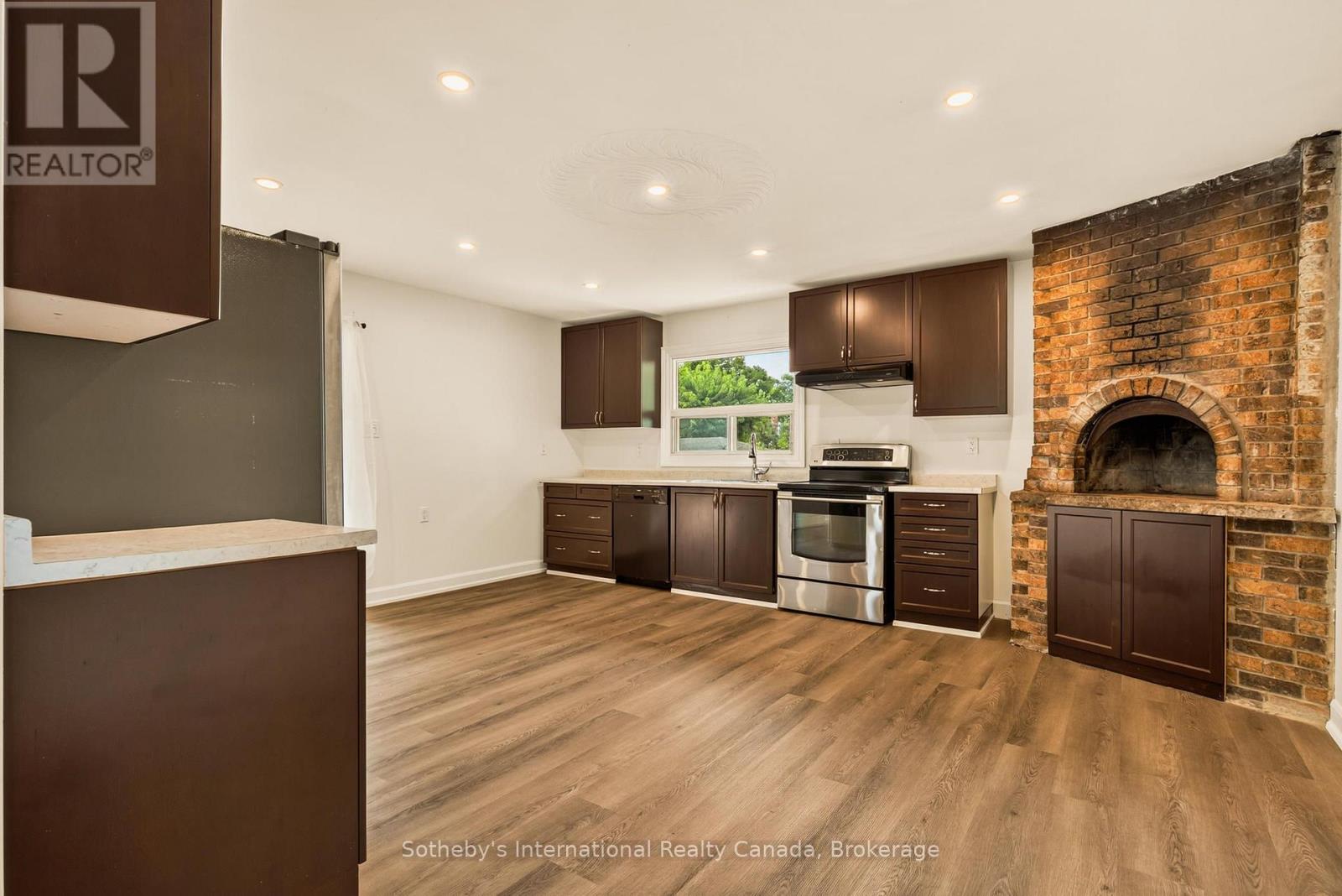 7 DELMAR DRIVE