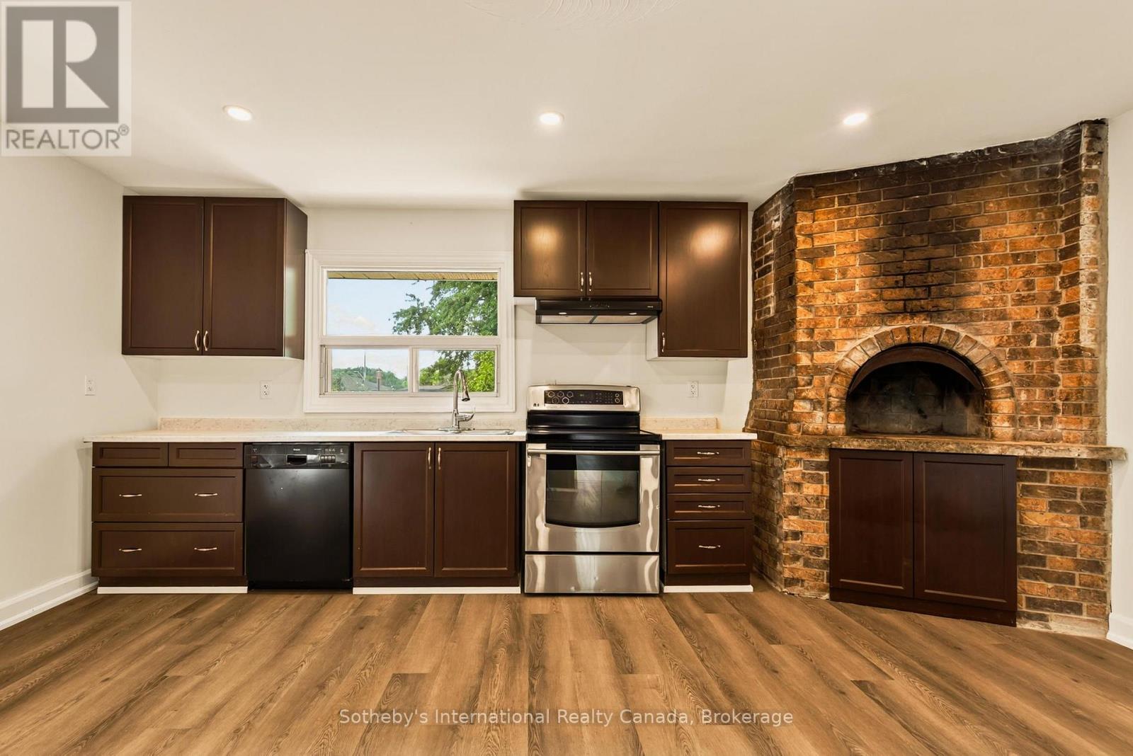 7 DELMAR DRIVE