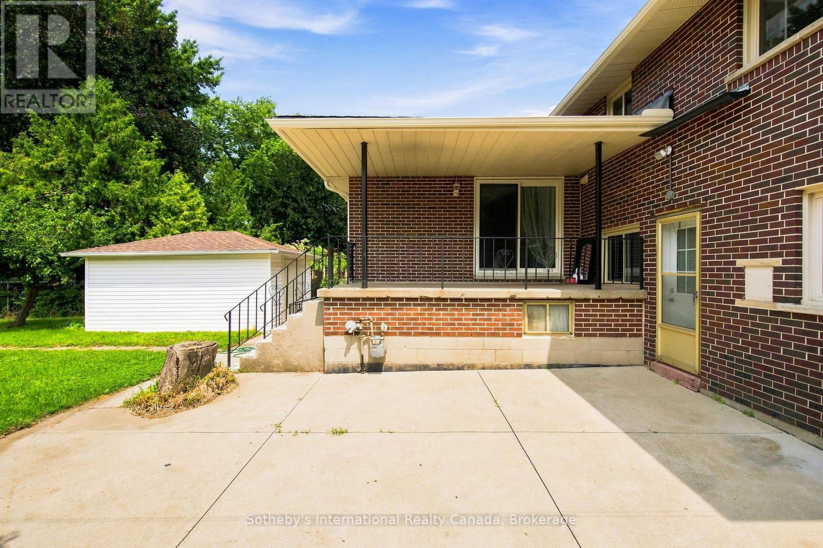 7 DELMAR DRIVE