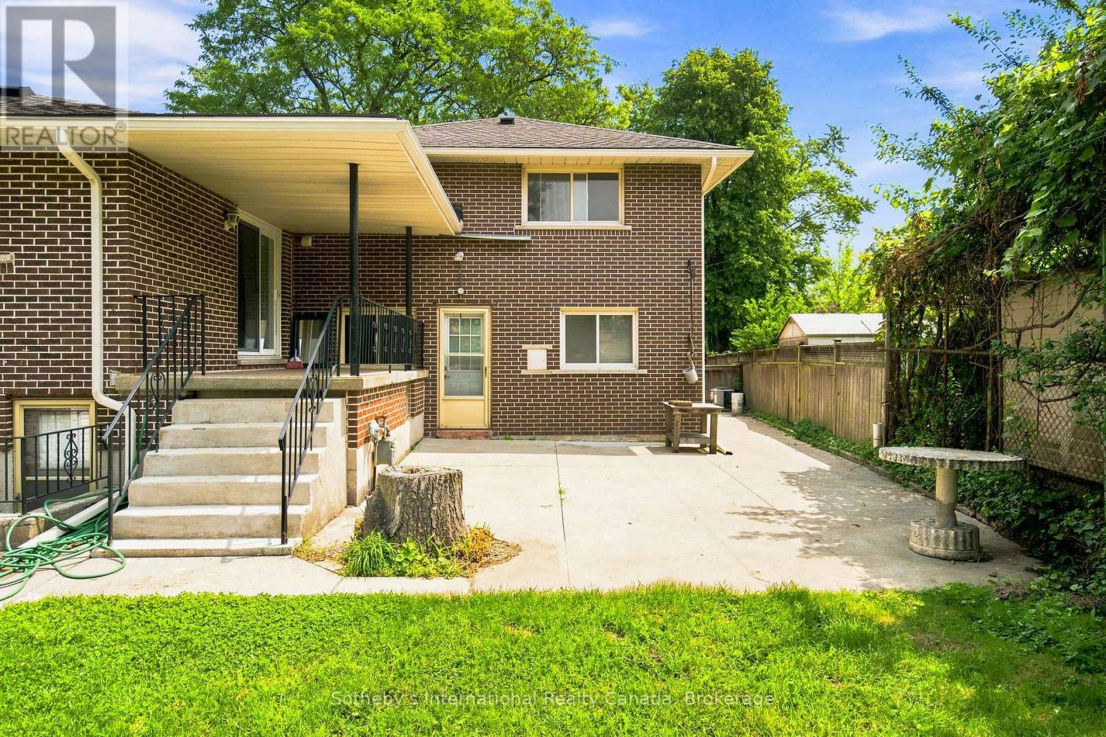 7 DELMAR DRIVE