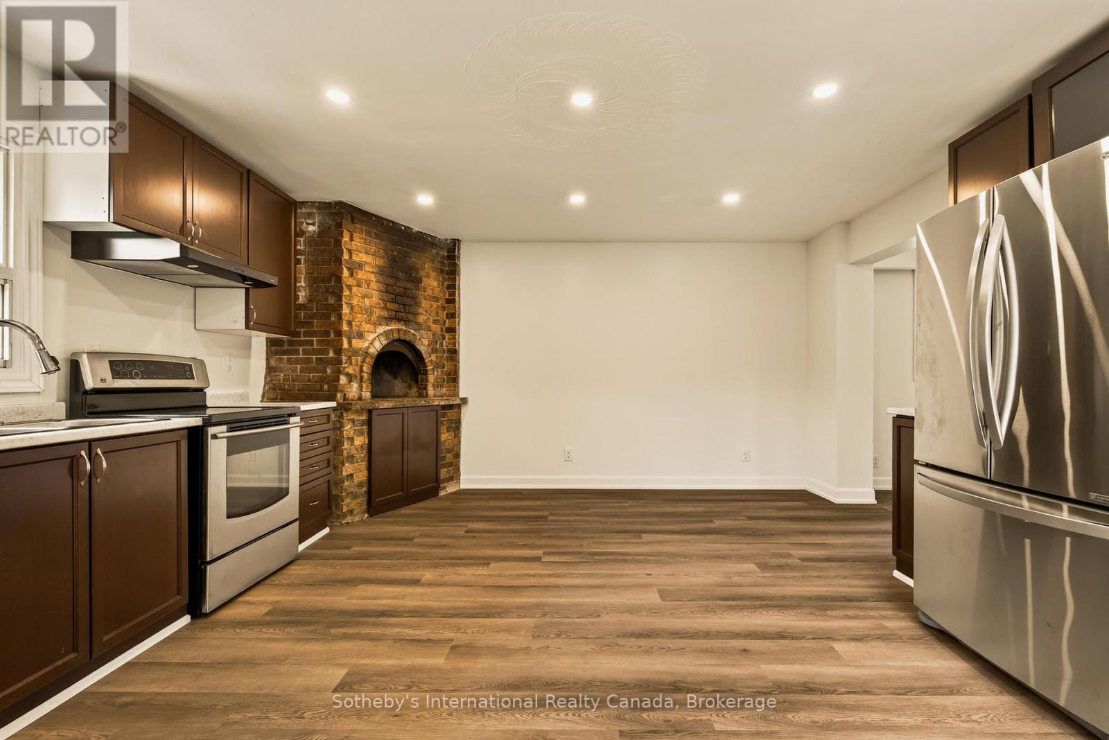 7 DELMAR DRIVE