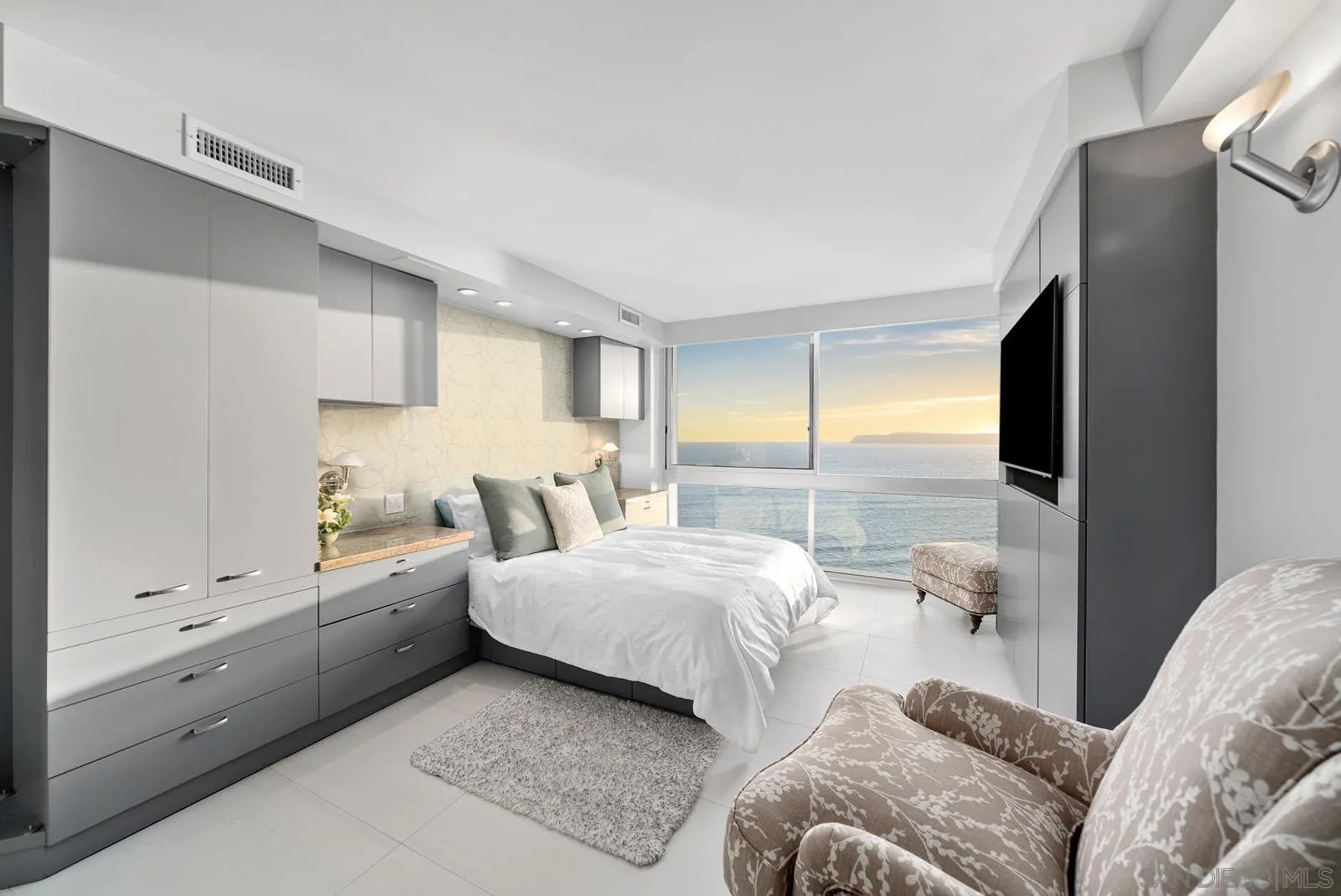 1720 Avenida Del Mundo Unit 1504