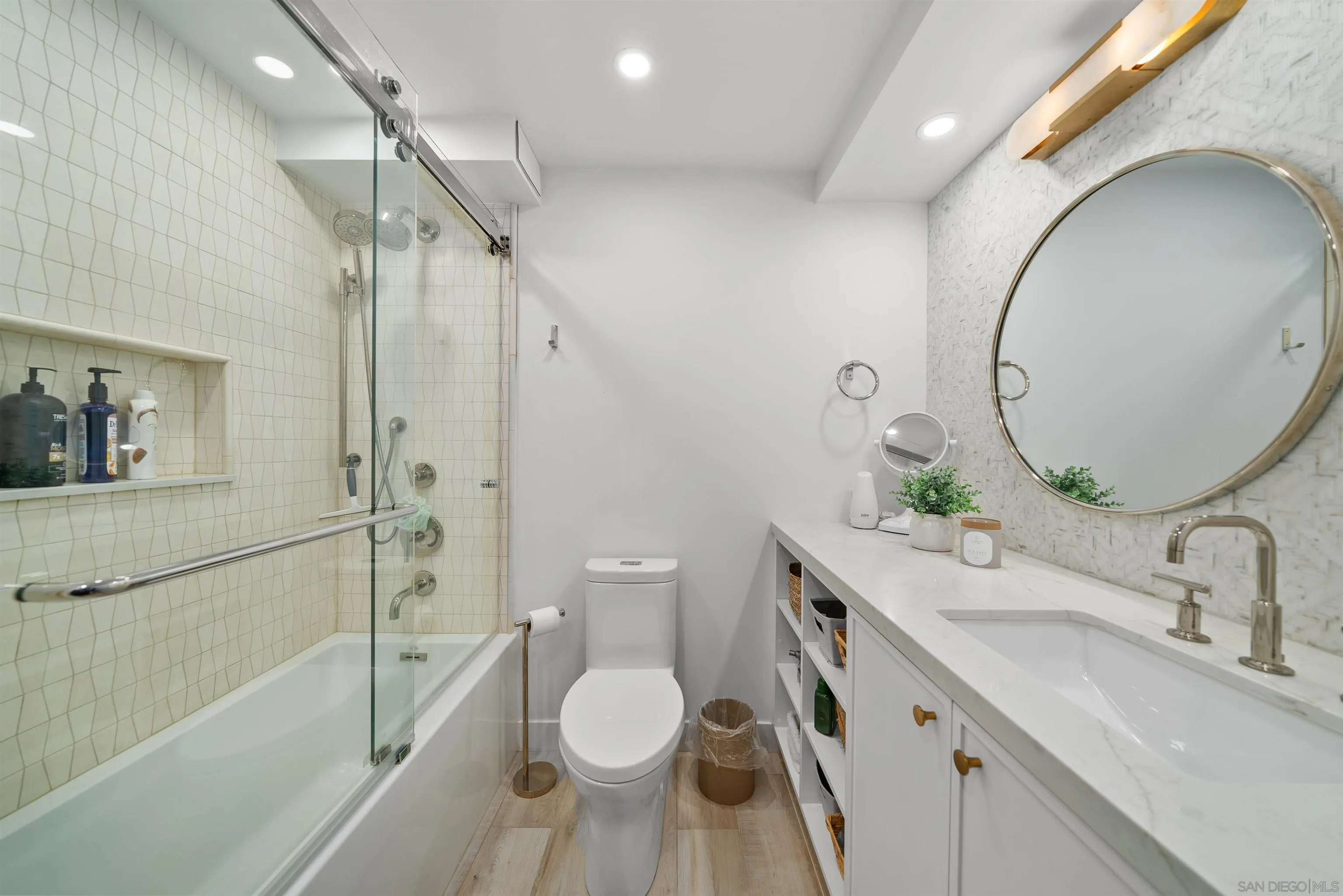 1710 Avenida Del Mundo Unit 1408