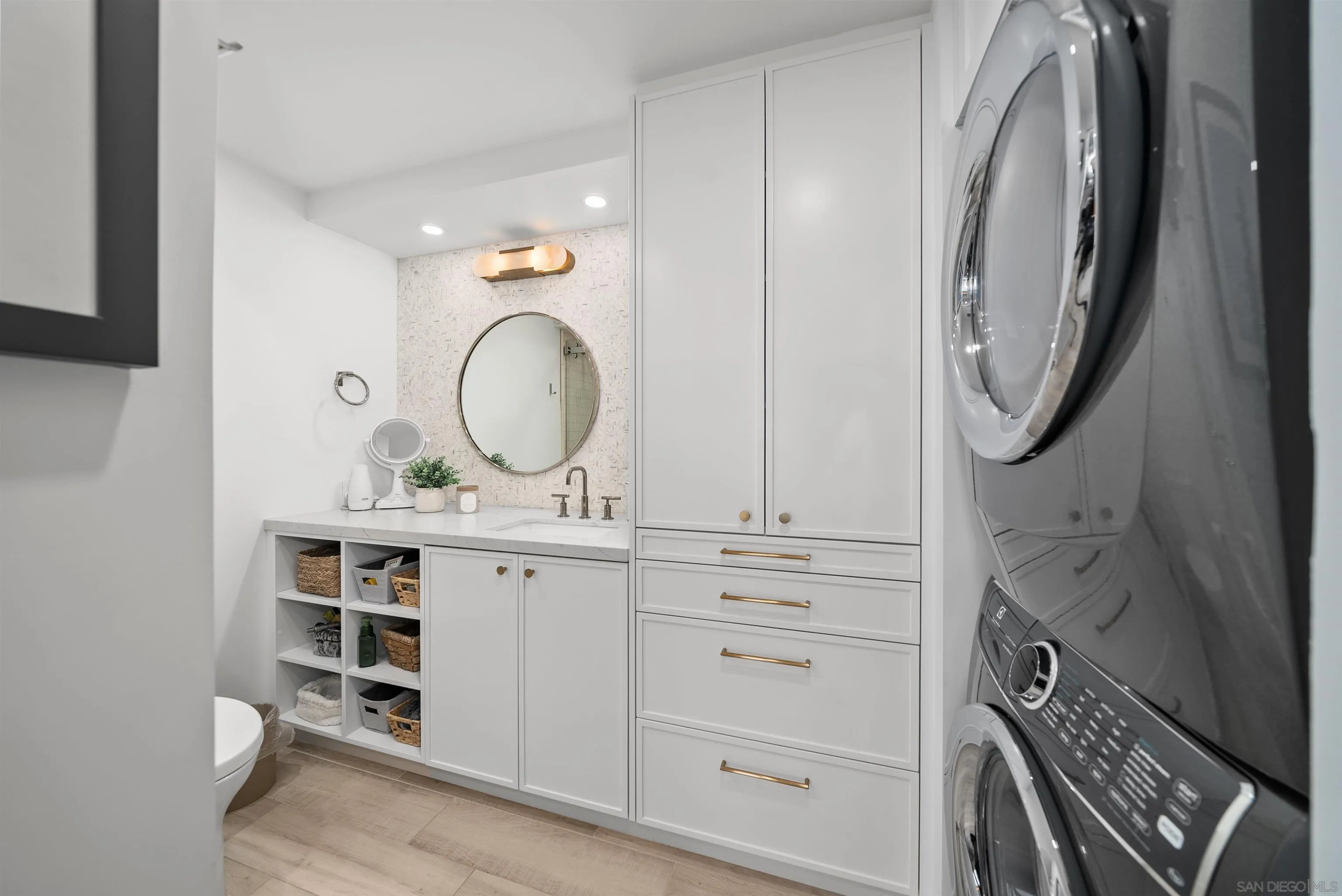 1710 Avenida Del Mundo Unit 1408