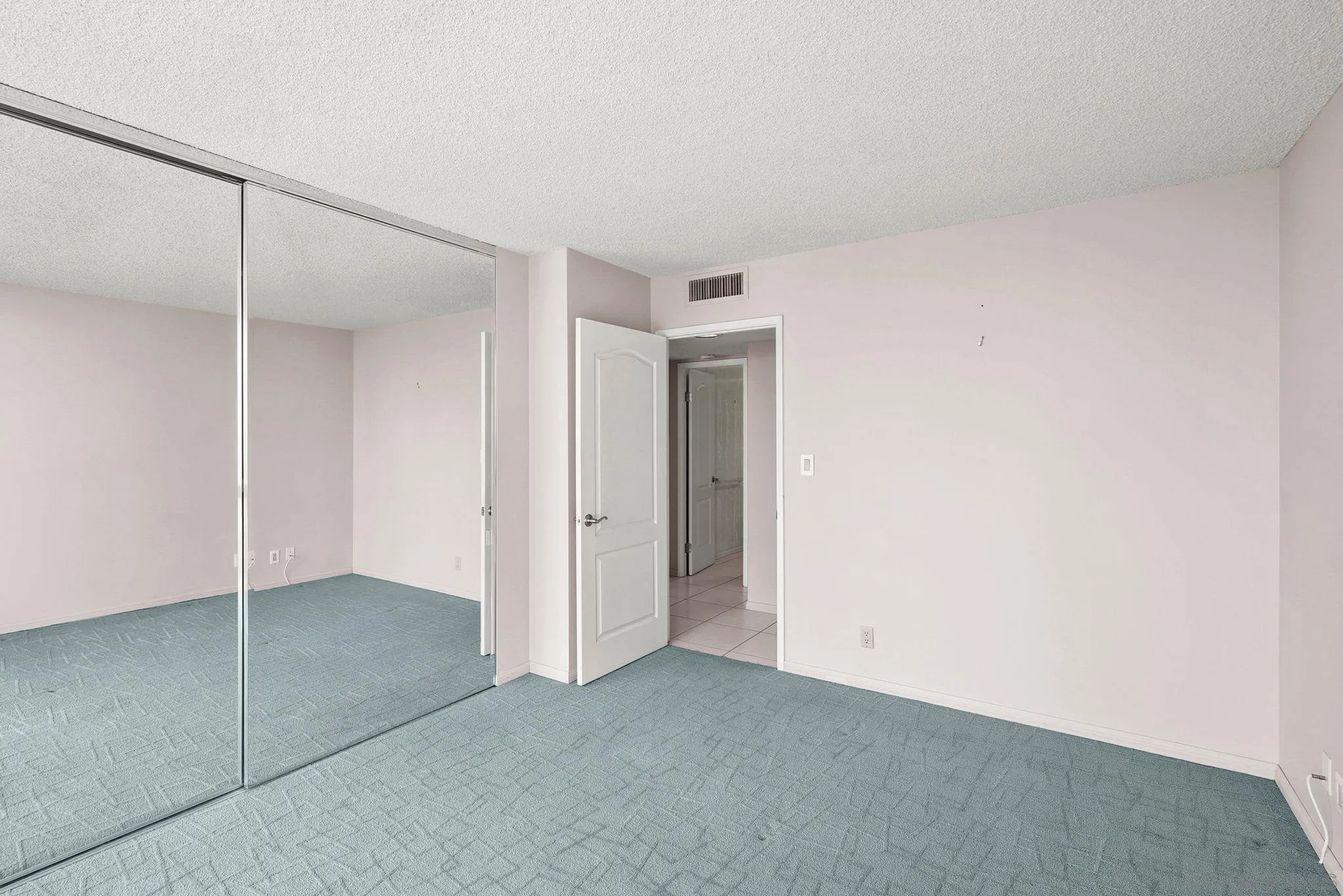 1730 Avenida Del Mundo Unit 402