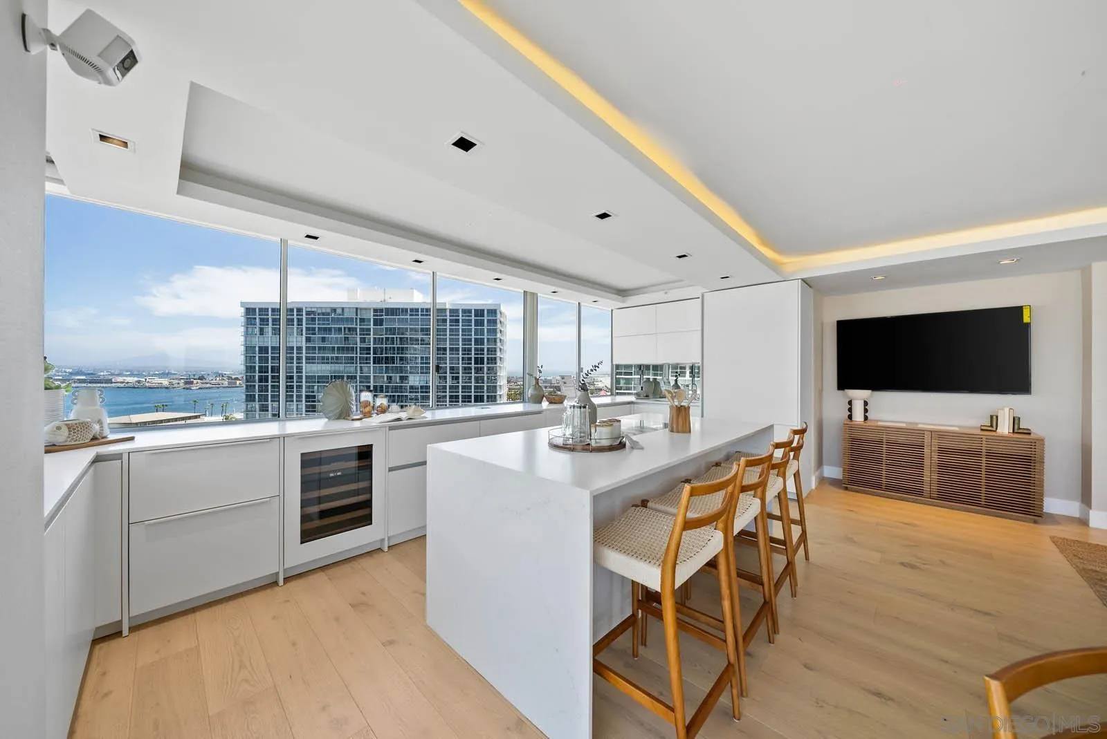 1780 Avenida Del Mundo Unit 902