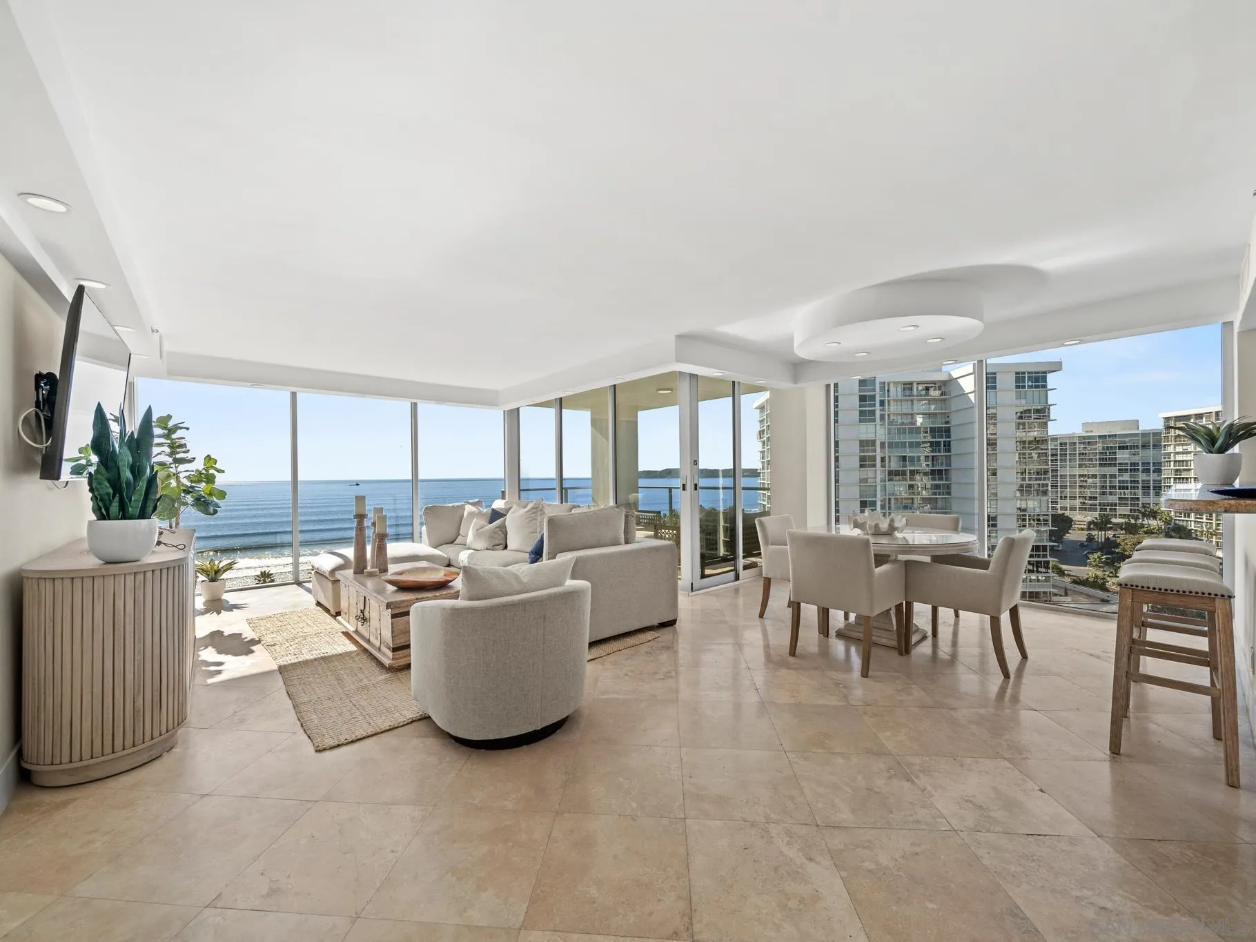 1810 Avenida Del Mundo Unit 907