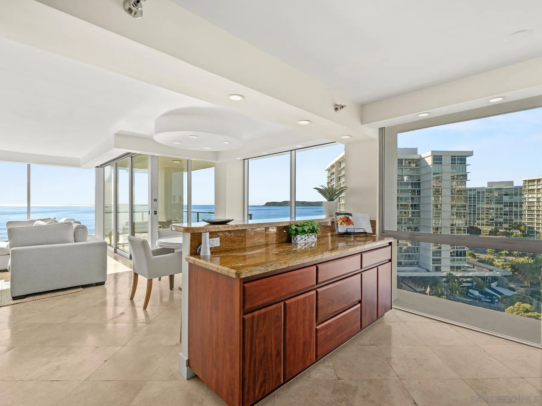 1810 Avenida Del Mundo Unit 907