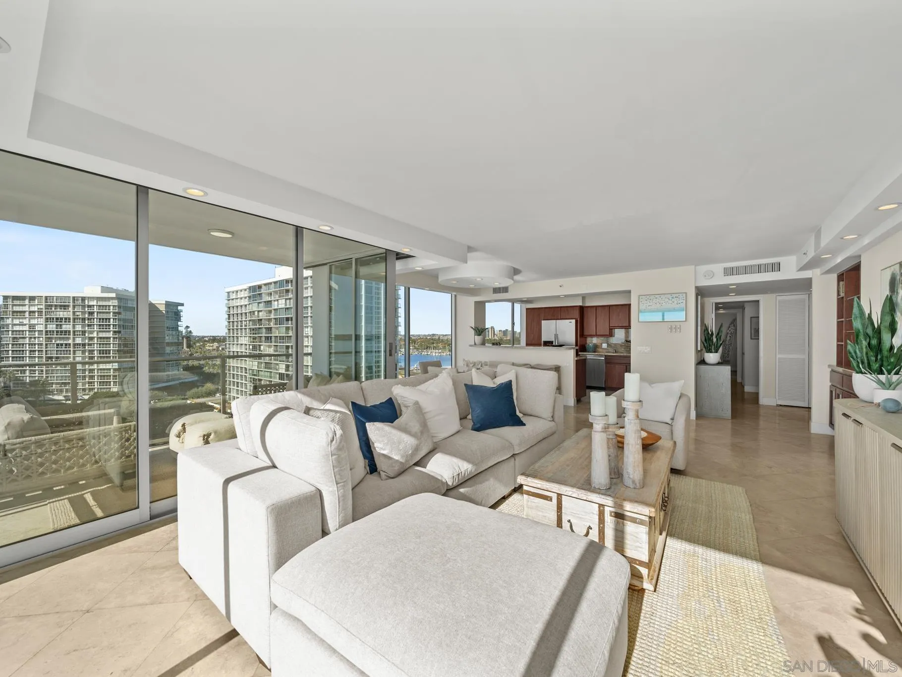 1810 Avenida Del Mundo Unit 907