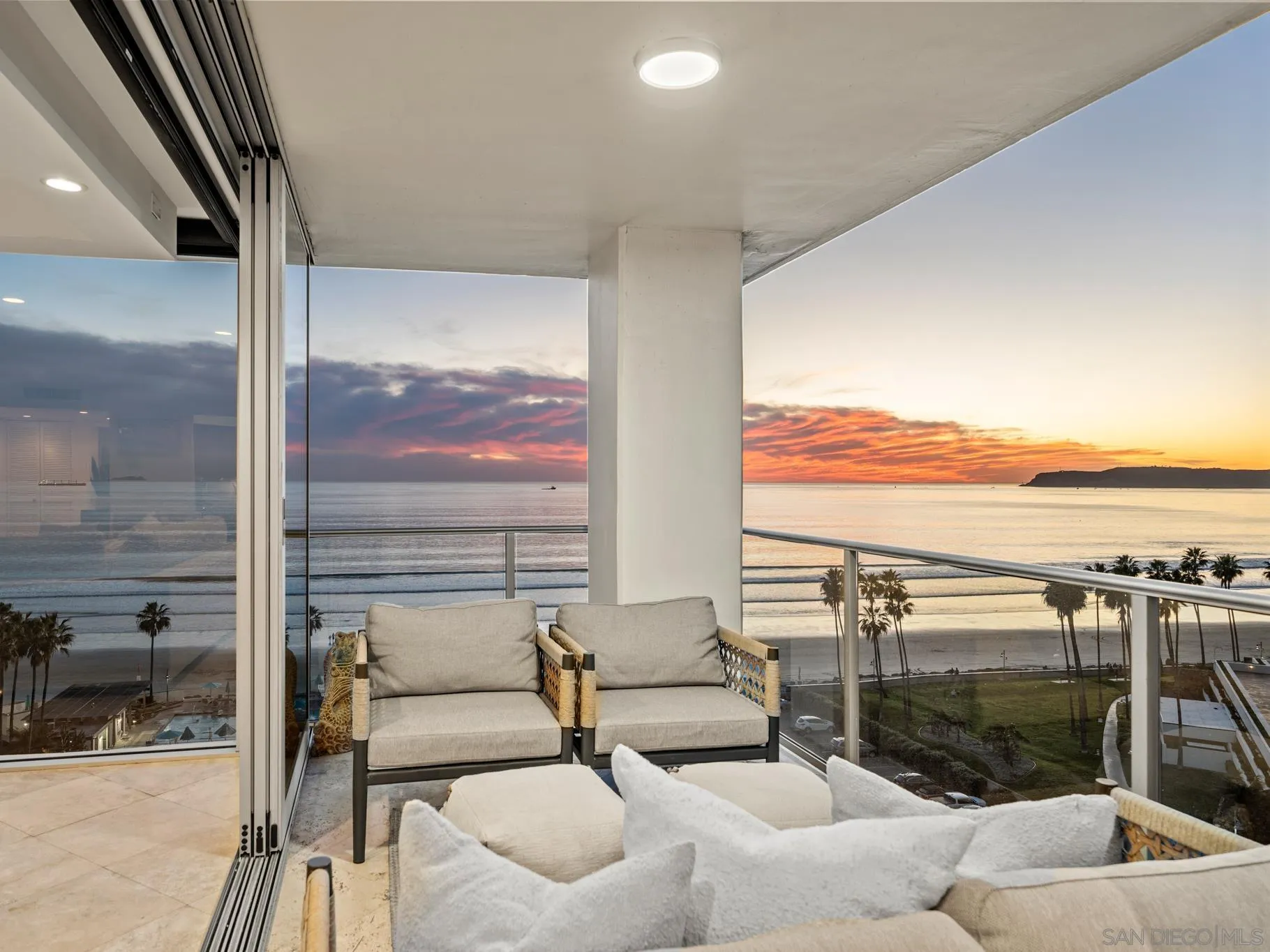 1810 Avenida Del Mundo Unit 907
