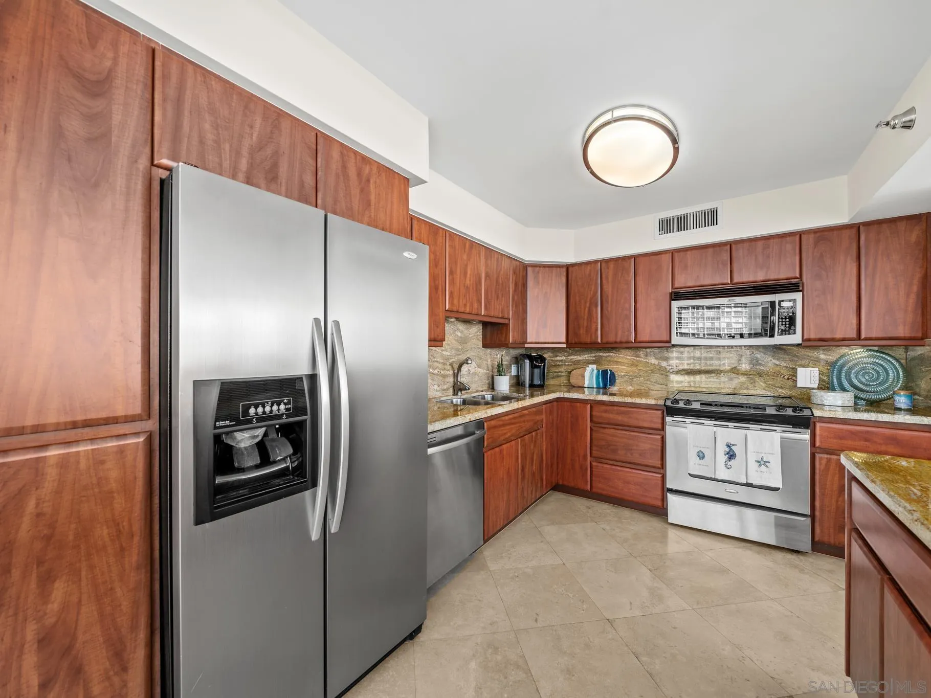 1810 Avenida Del Mundo Unit 907
