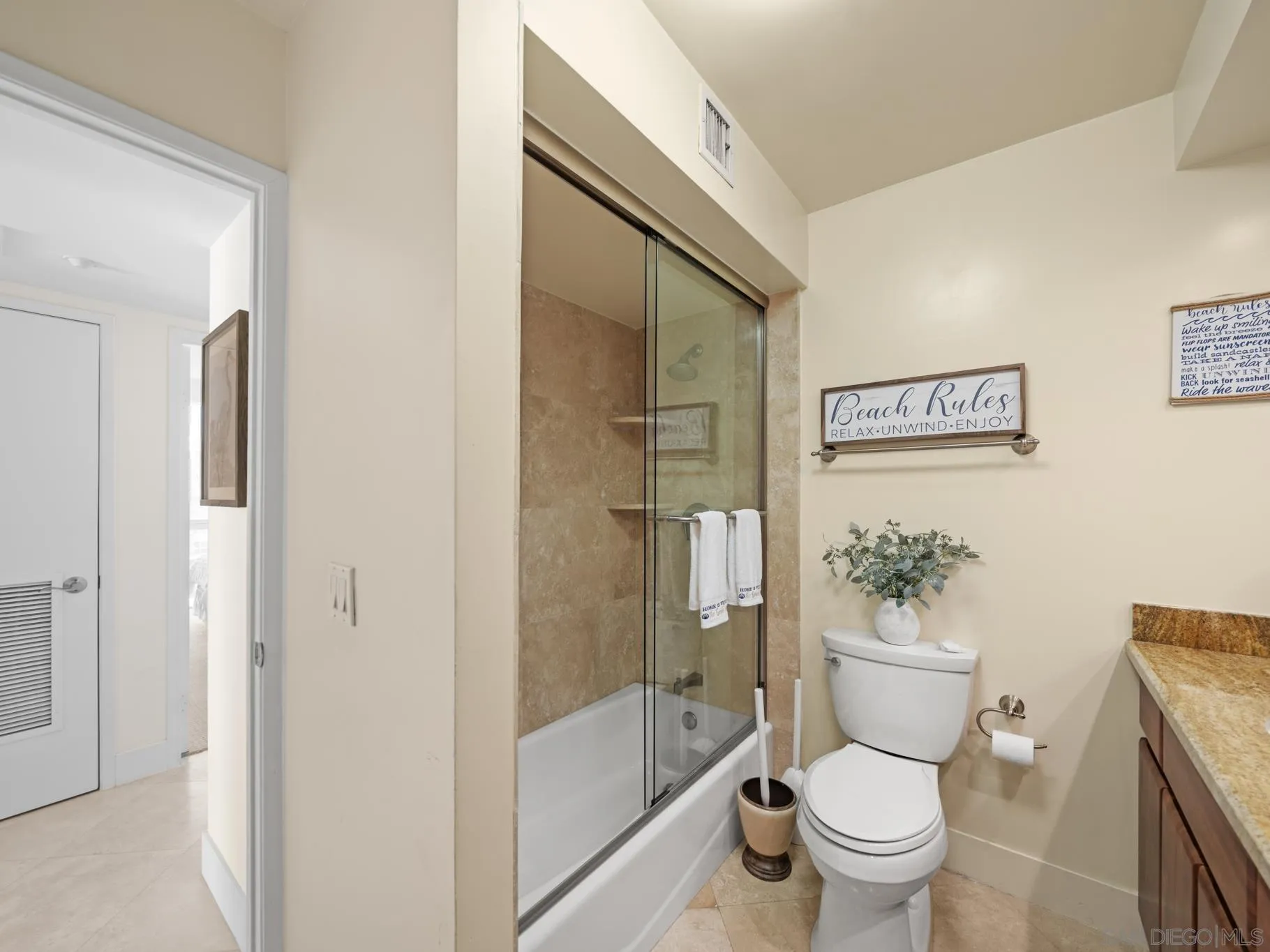 1810 Avenida Del Mundo Unit 907