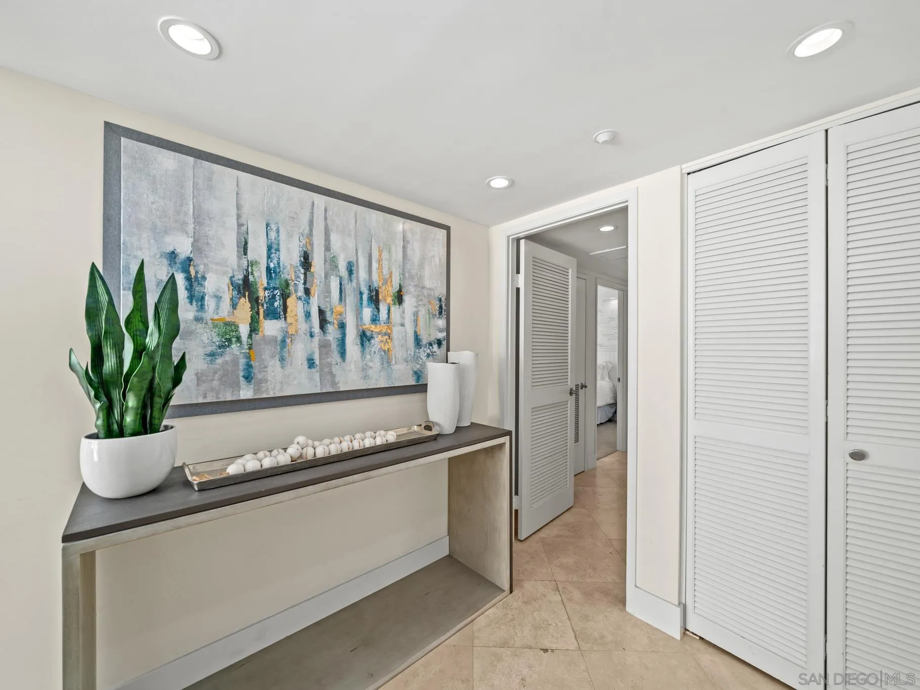 1810 Avenida Del Mundo Unit 907