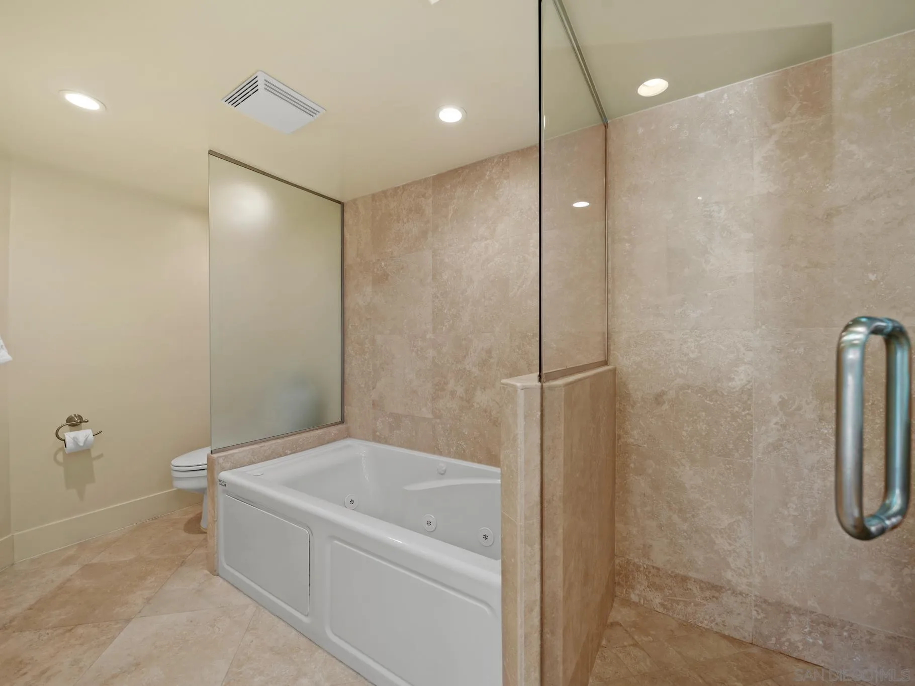1810 Avenida Del Mundo Unit 907