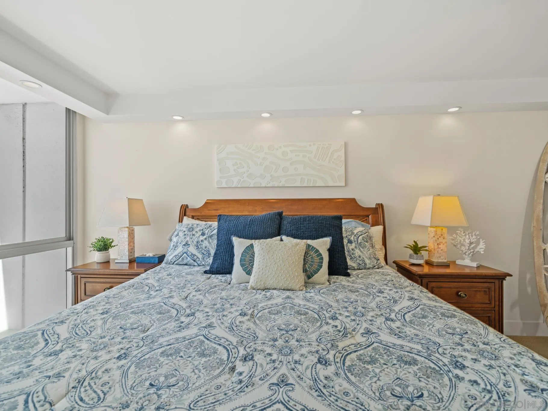 1810 Avenida Del Mundo Unit 907