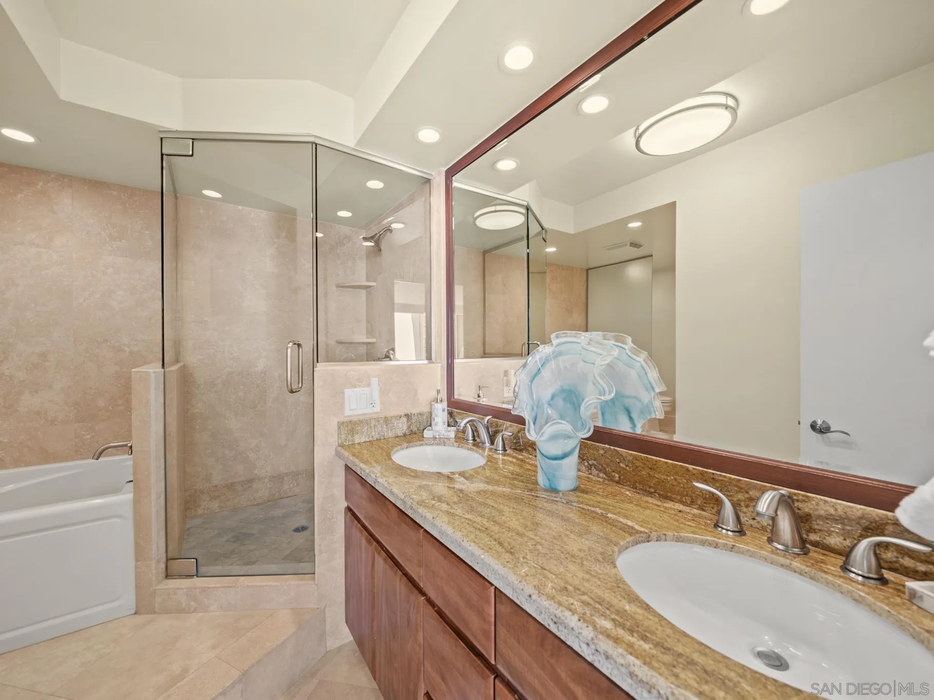 1810 Avenida Del Mundo Unit 907