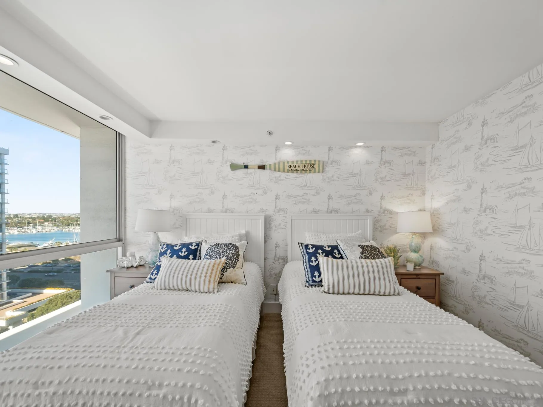 1810 Avenida Del Mundo Unit 907