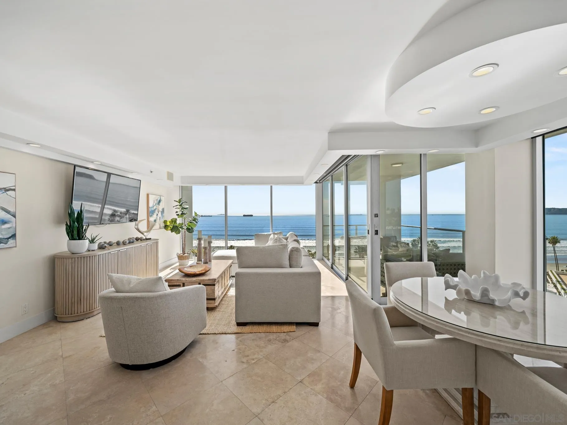 1810 Avenida Del Mundo Unit 907