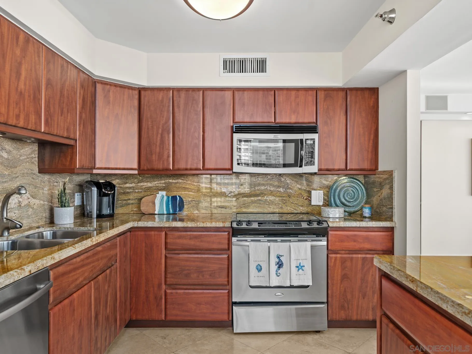 1810 Avenida Del Mundo Unit 907