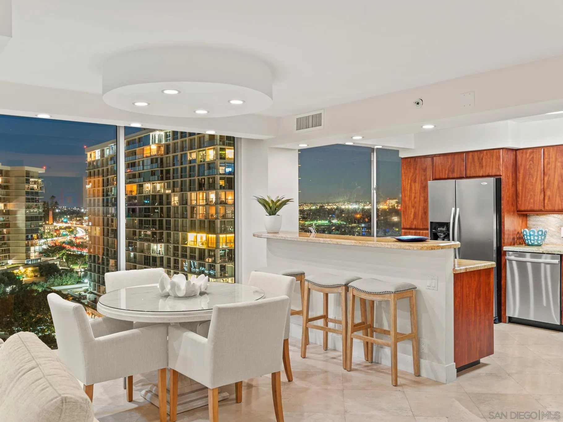 1810 Avenida Del Mundo Unit 907