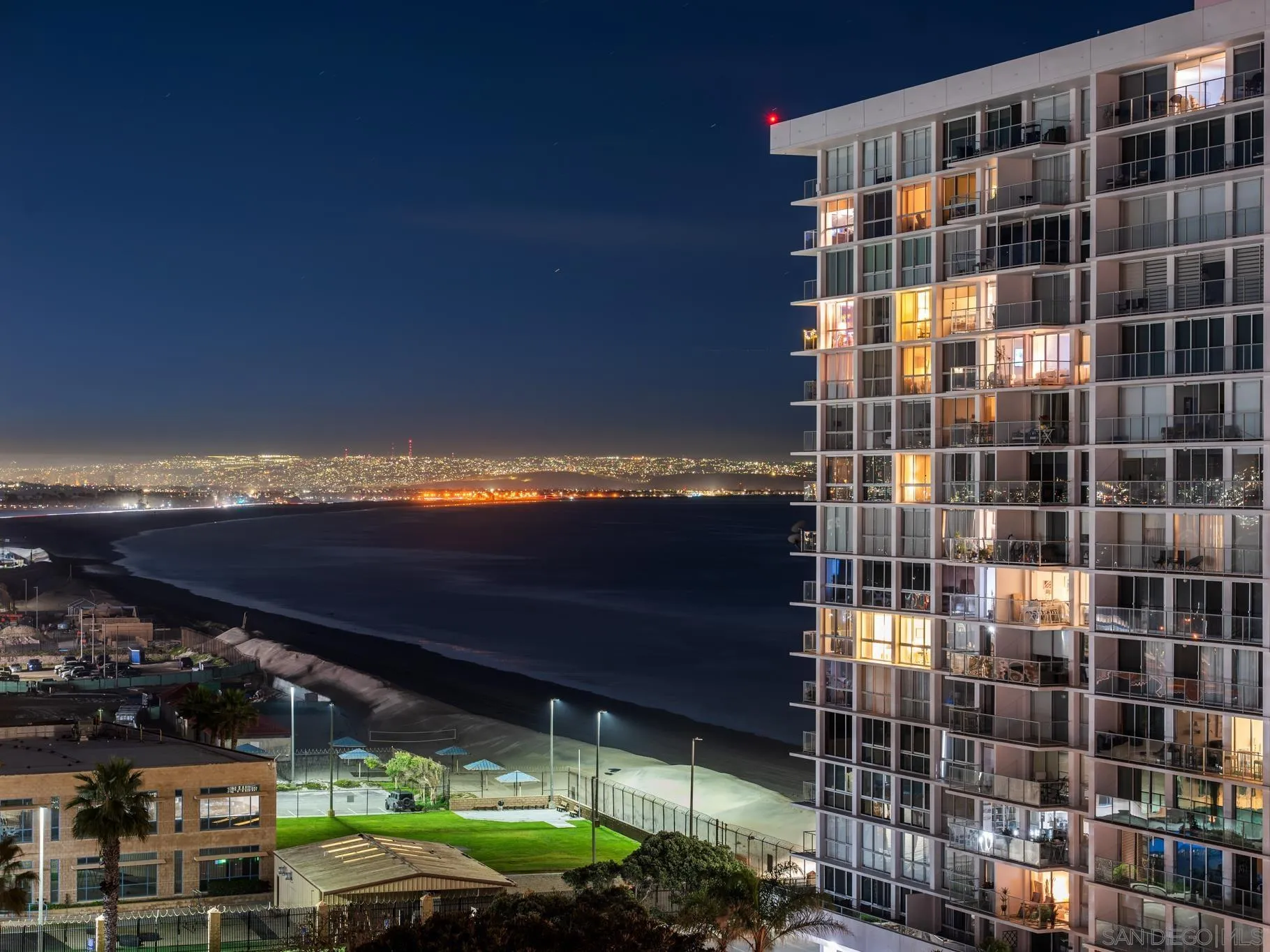 1810 Avenida Del Mundo Unit 907