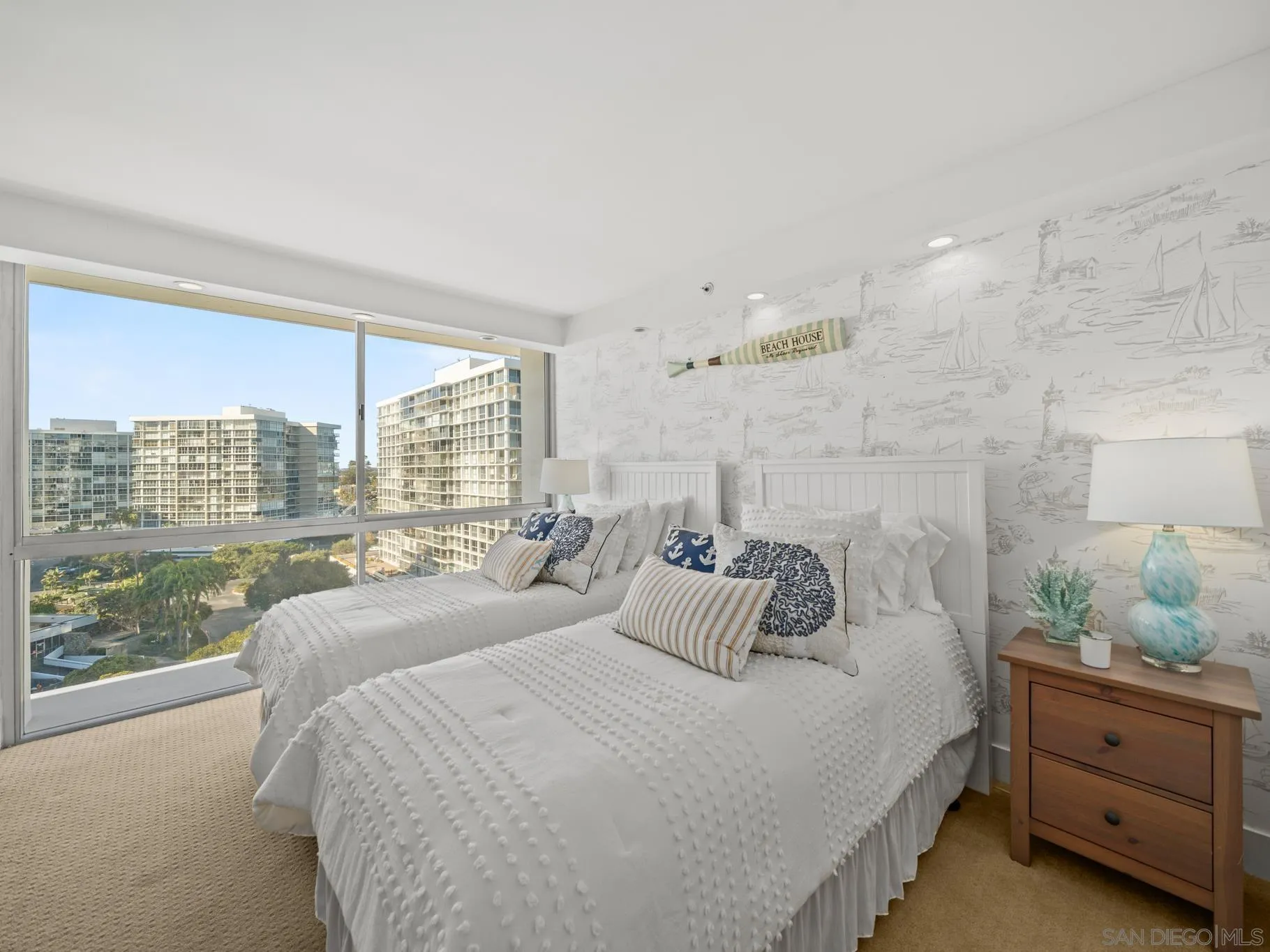 1810 Avenida Del Mundo Unit 907