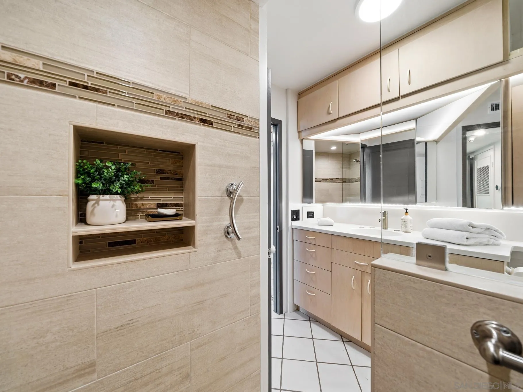 1770 Avenida Del Mundo Unit 1401