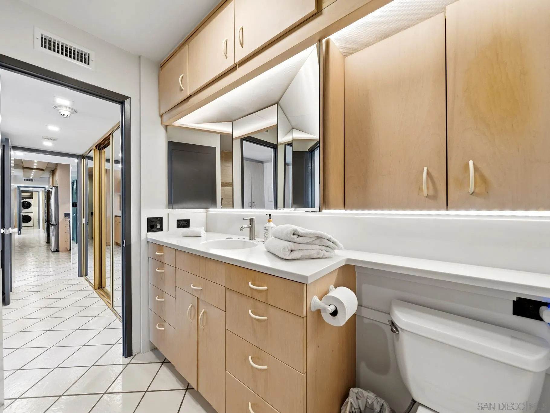 1770 Avenida Del Mundo Unit 1401