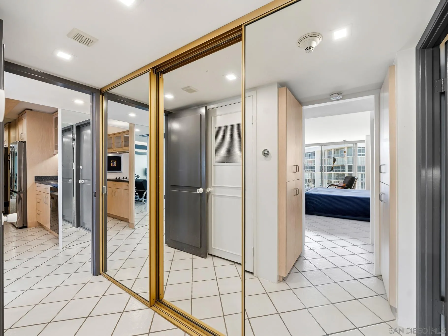 1770 Avenida Del Mundo Unit 1401