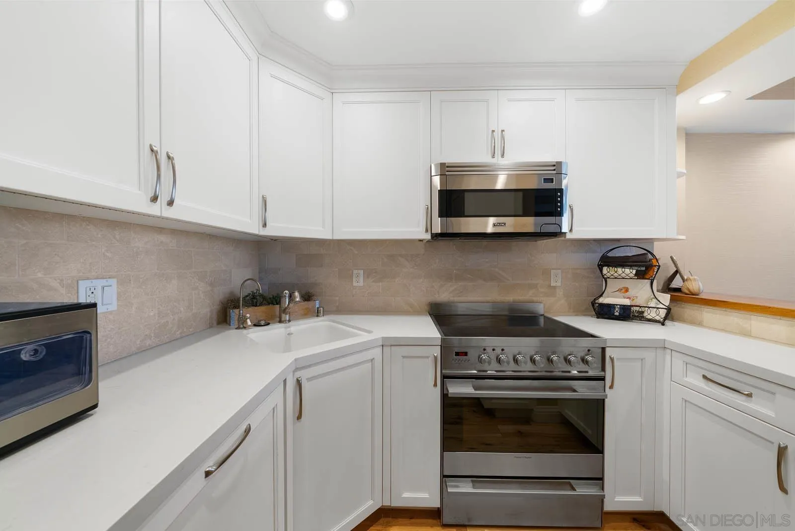1720 Avenida Del Mundo Unit 209