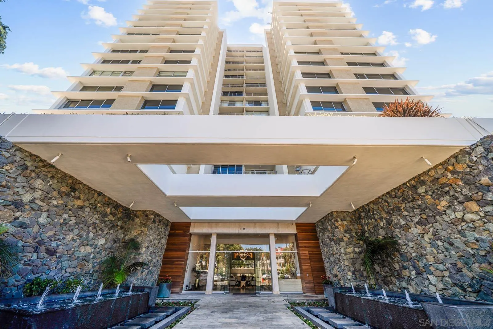 1720 Avenida Del Mundo Unit 209