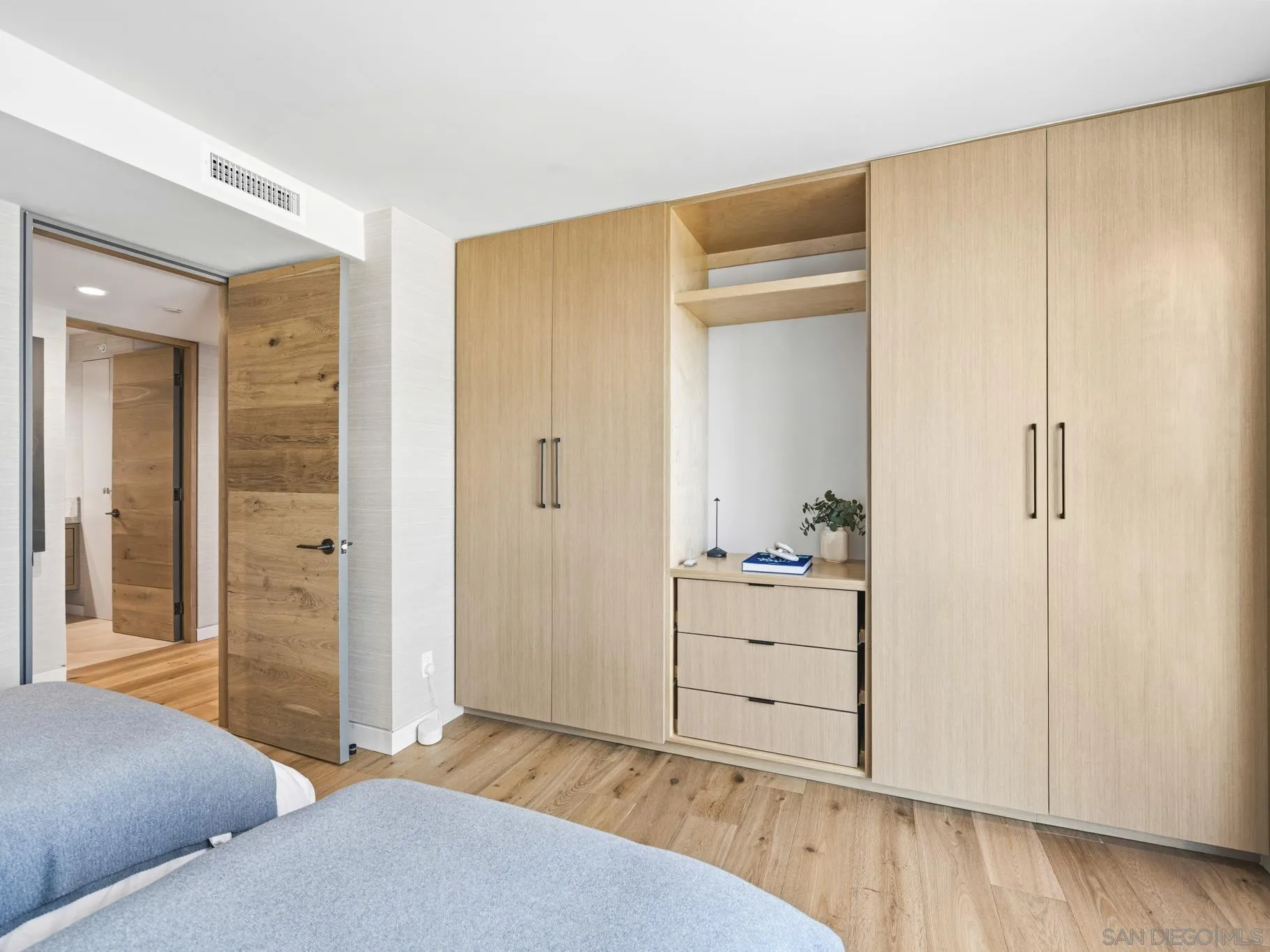 1810 Avenida Del Mundo Unit 403