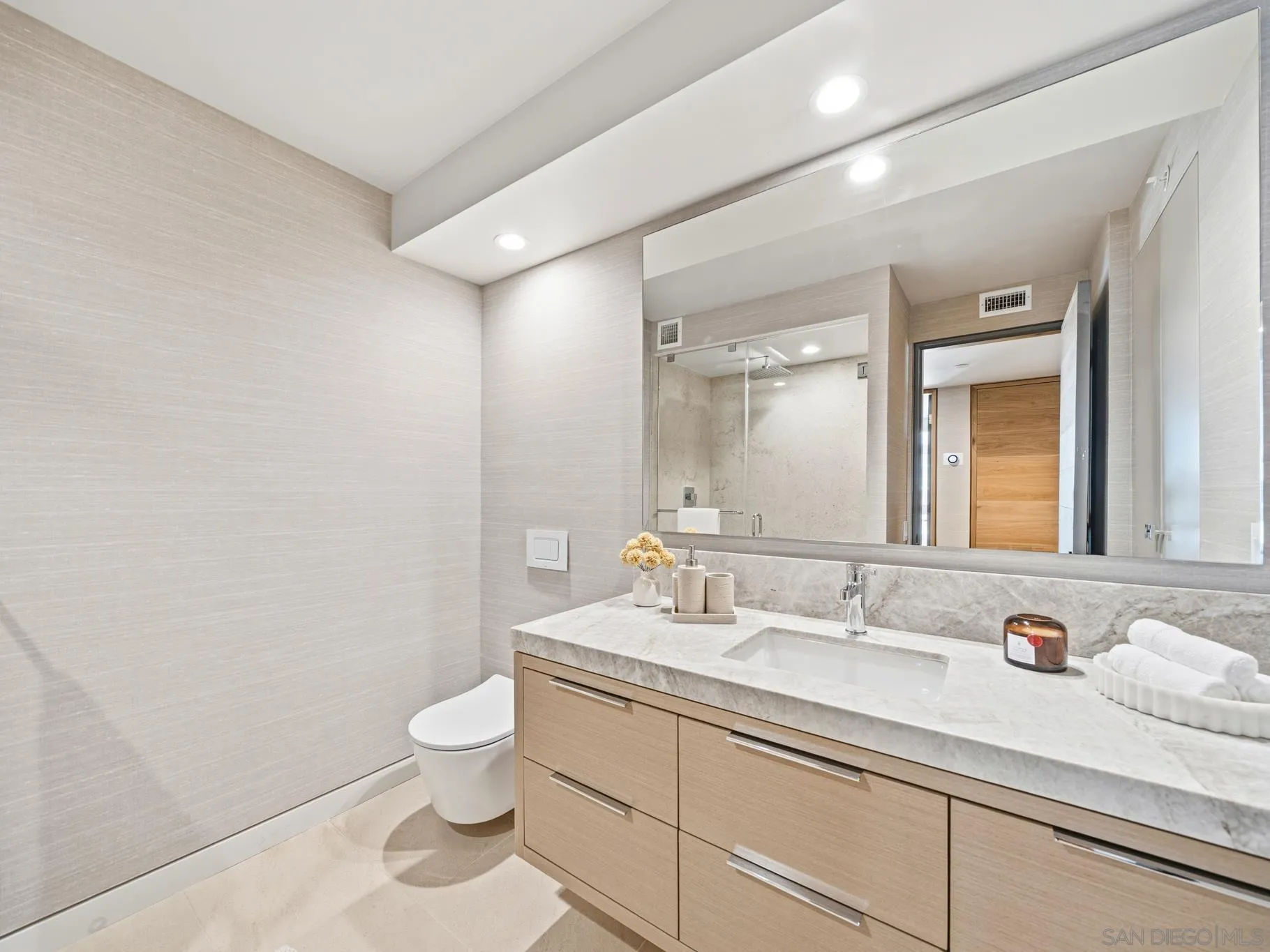 1810 Avenida Del Mundo Unit 403