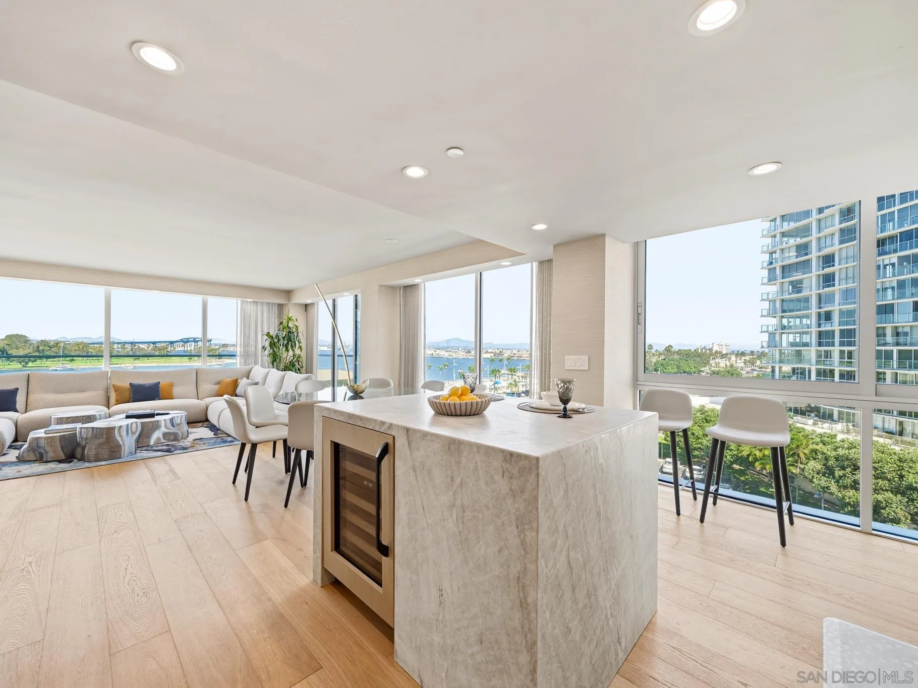 1810 Avenida Del Mundo Unit 403