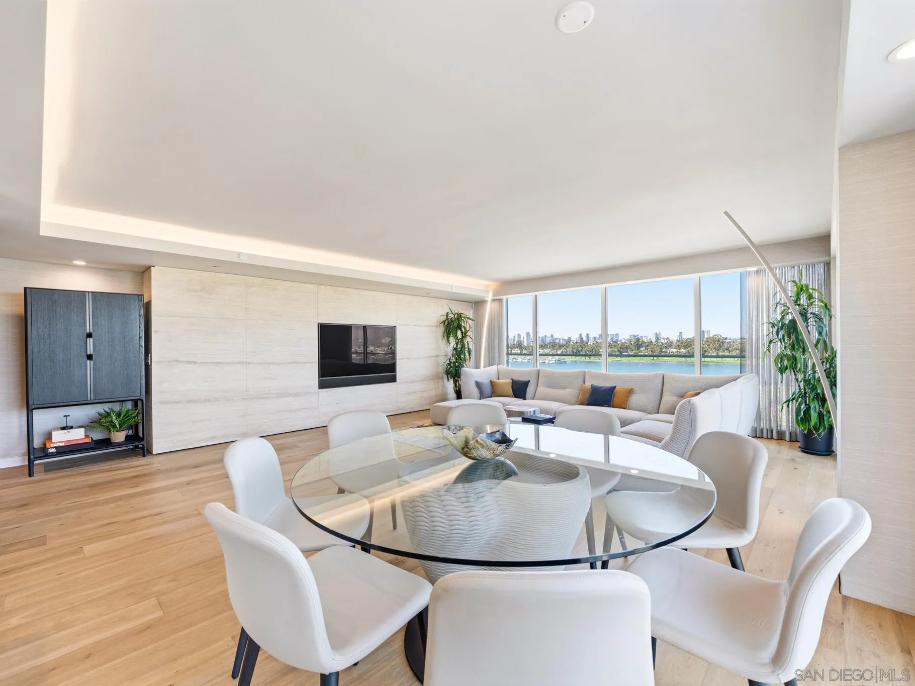 1810 Avenida Del Mundo Unit 403