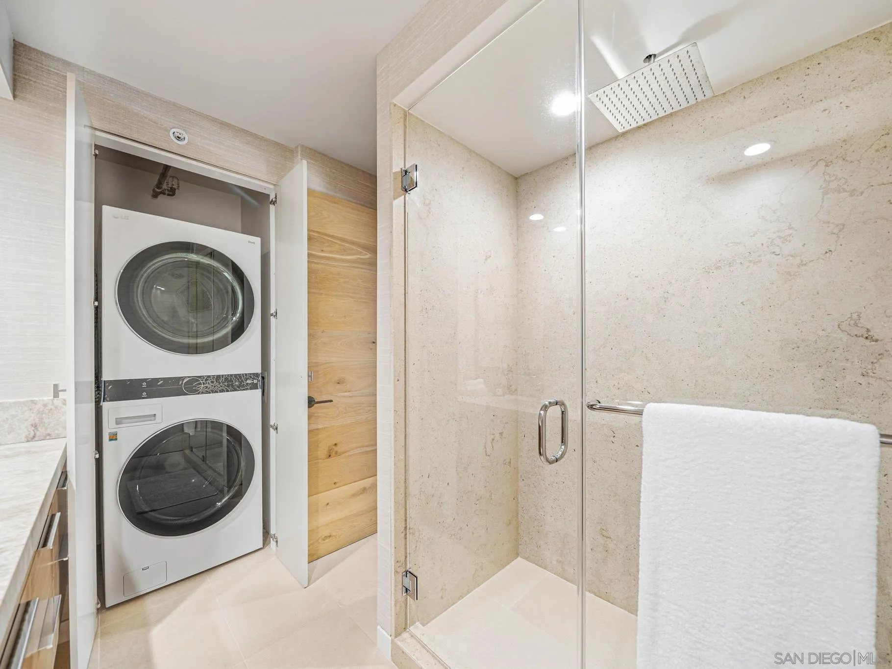 1810 Avenida Del Mundo Unit 403