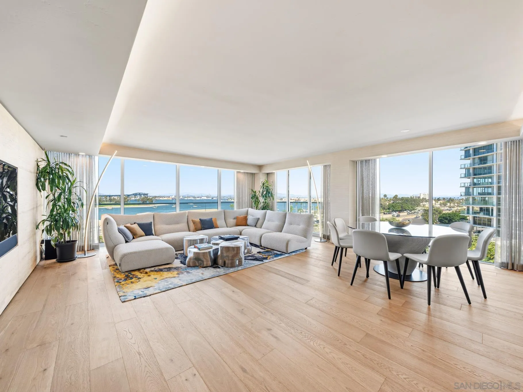 1810 Avenida Del Mundo Unit 403