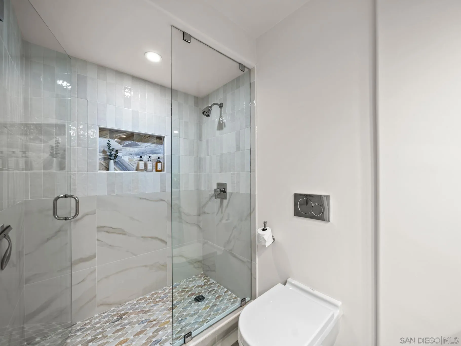 1750 Avenida Del Mundo Unit 404