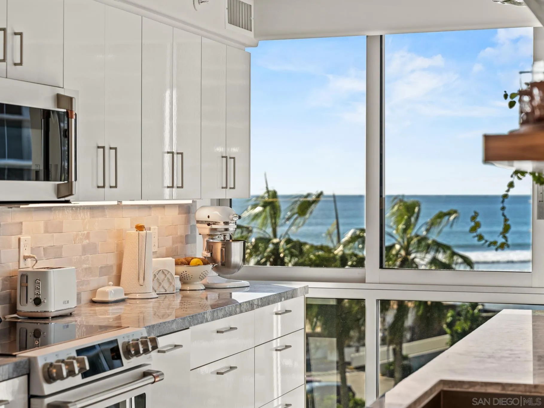 1750 Avenida Del Mundo Unit 404