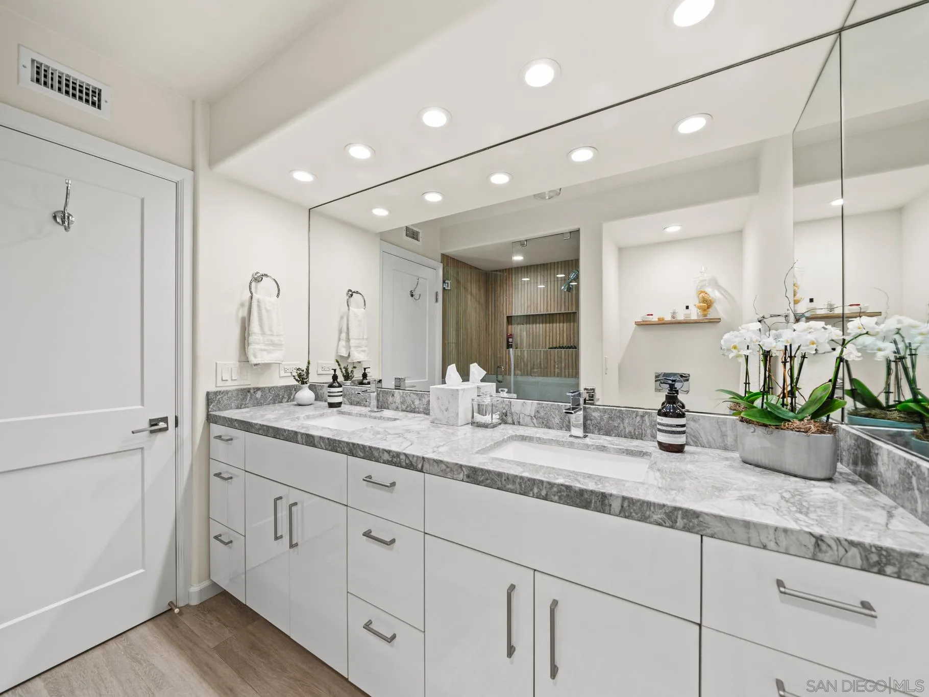 1750 Avenida Del Mundo Unit 404