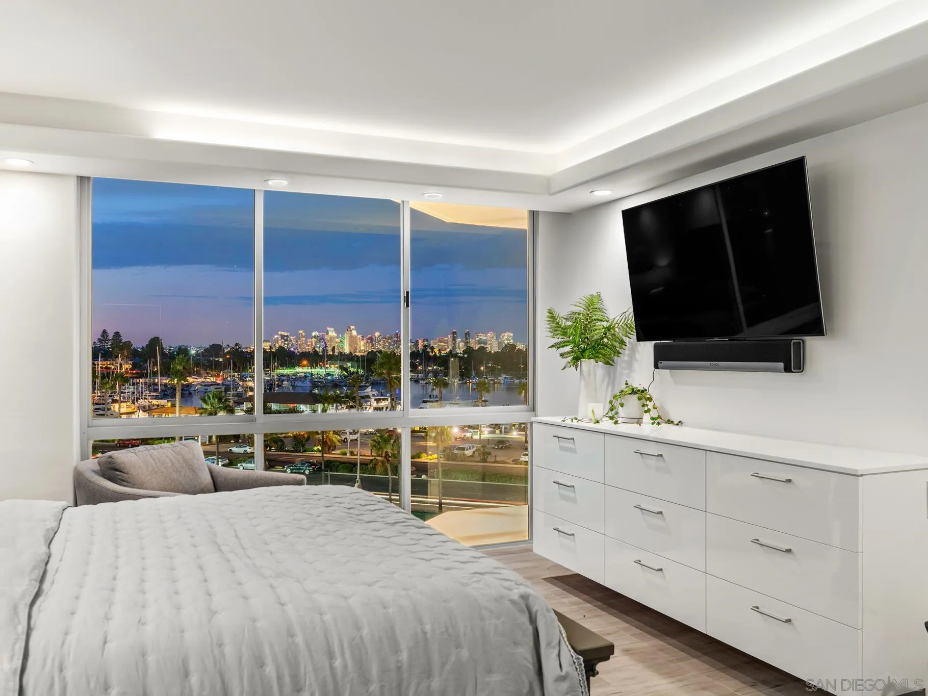1750 Avenida Del Mundo Unit 404
