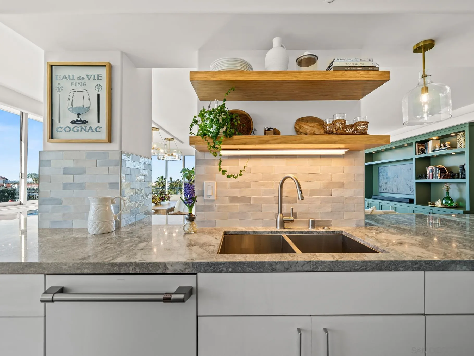 1750 Avenida Del Mundo Unit 404