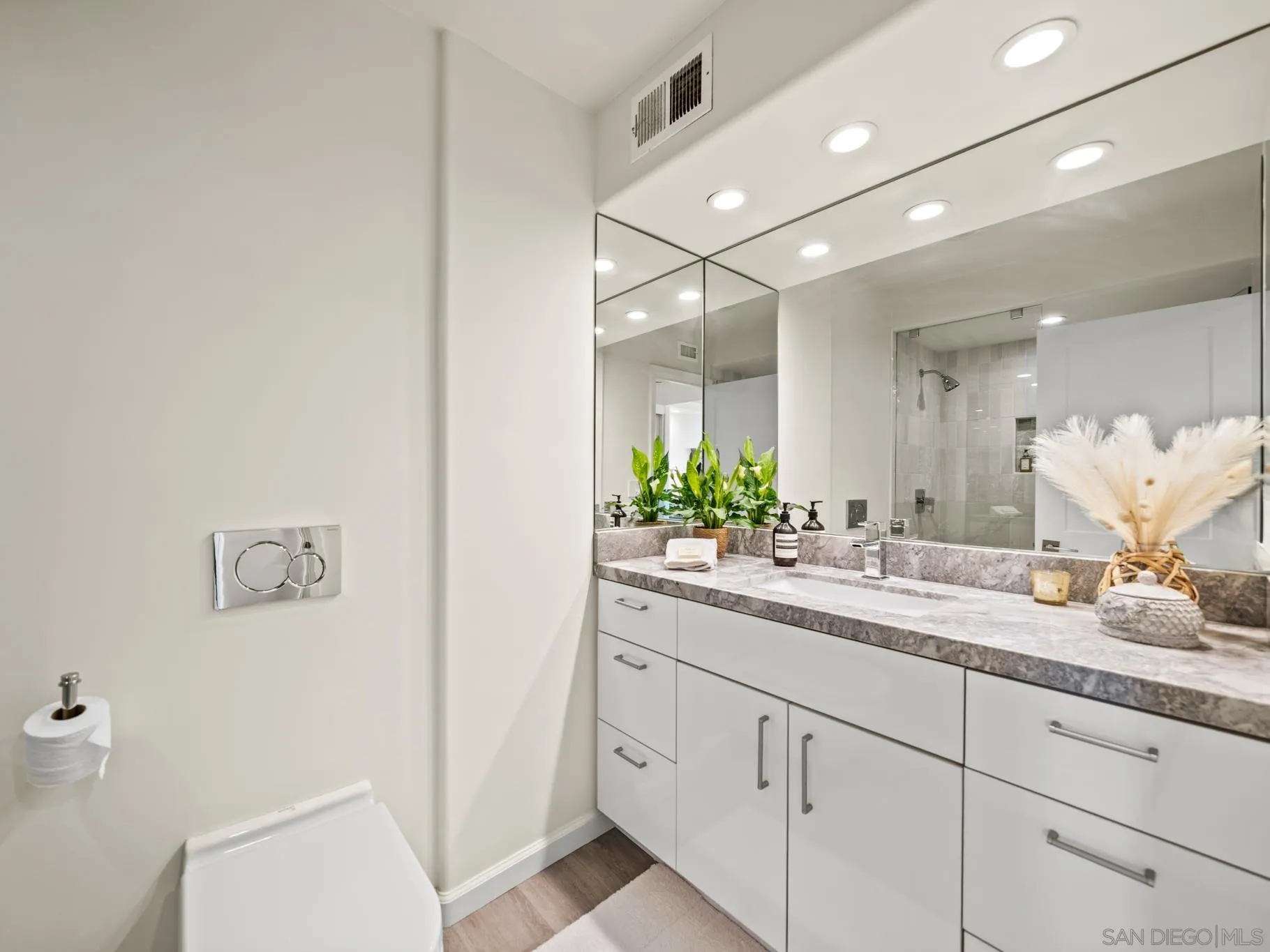 1750 Avenida Del Mundo Unit 404
