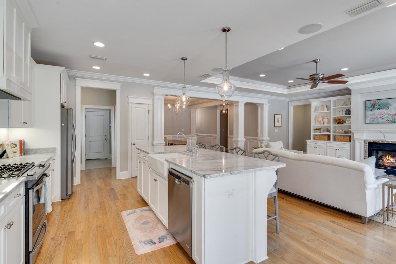 5833 Dahlgren Trail