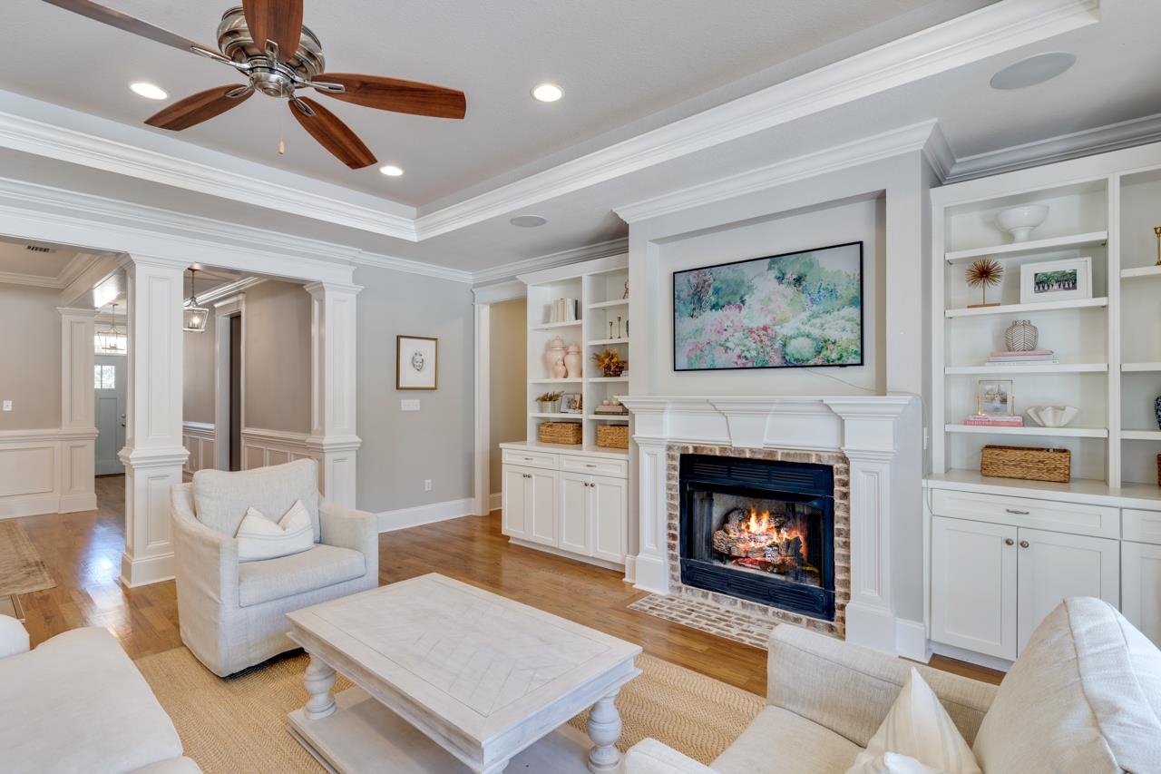 5833 Dahlgren Trail
