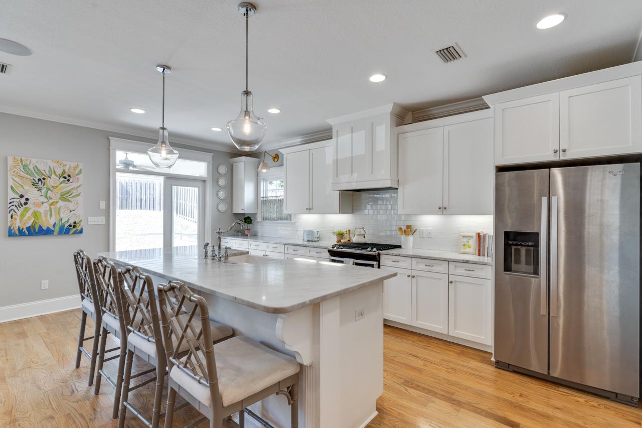 5833 Dahlgren Trail