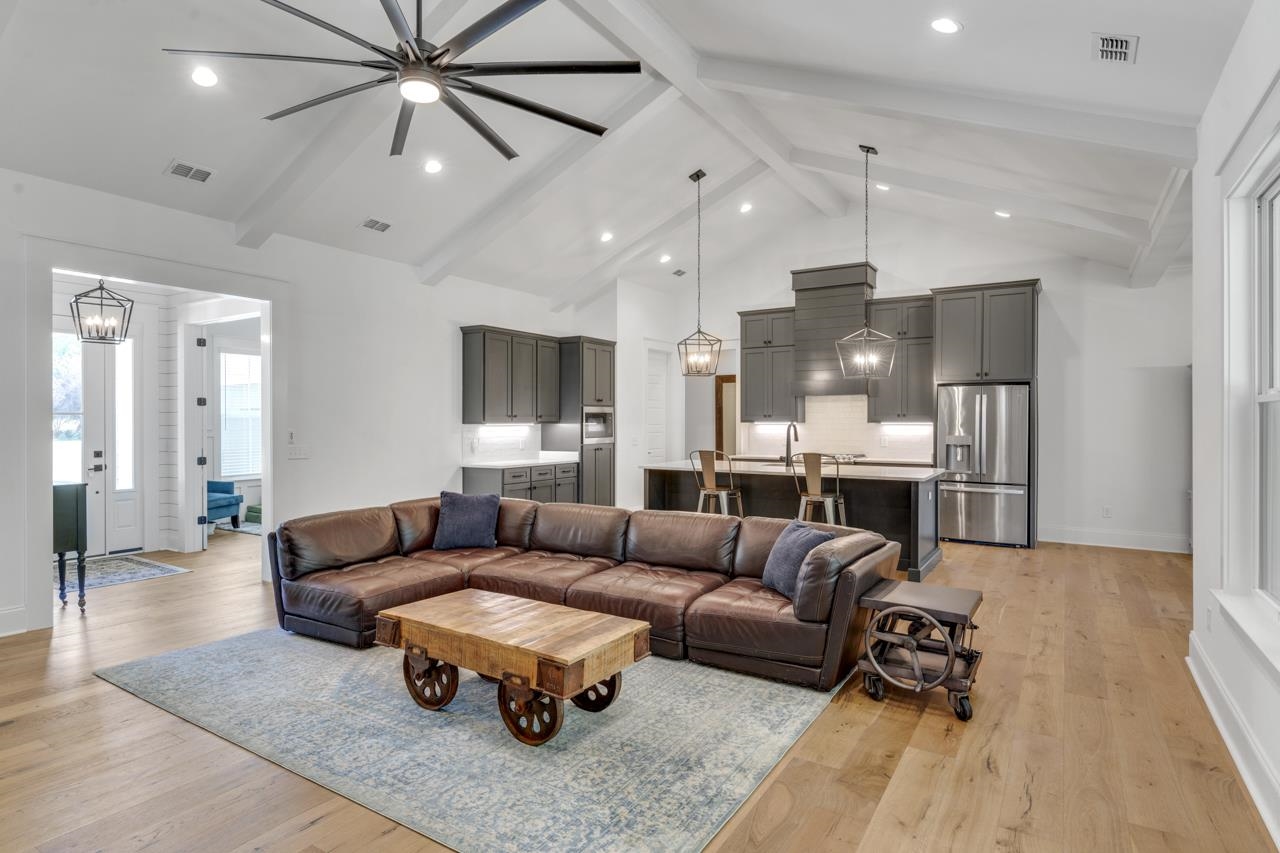 6402 Loma Farm Way
